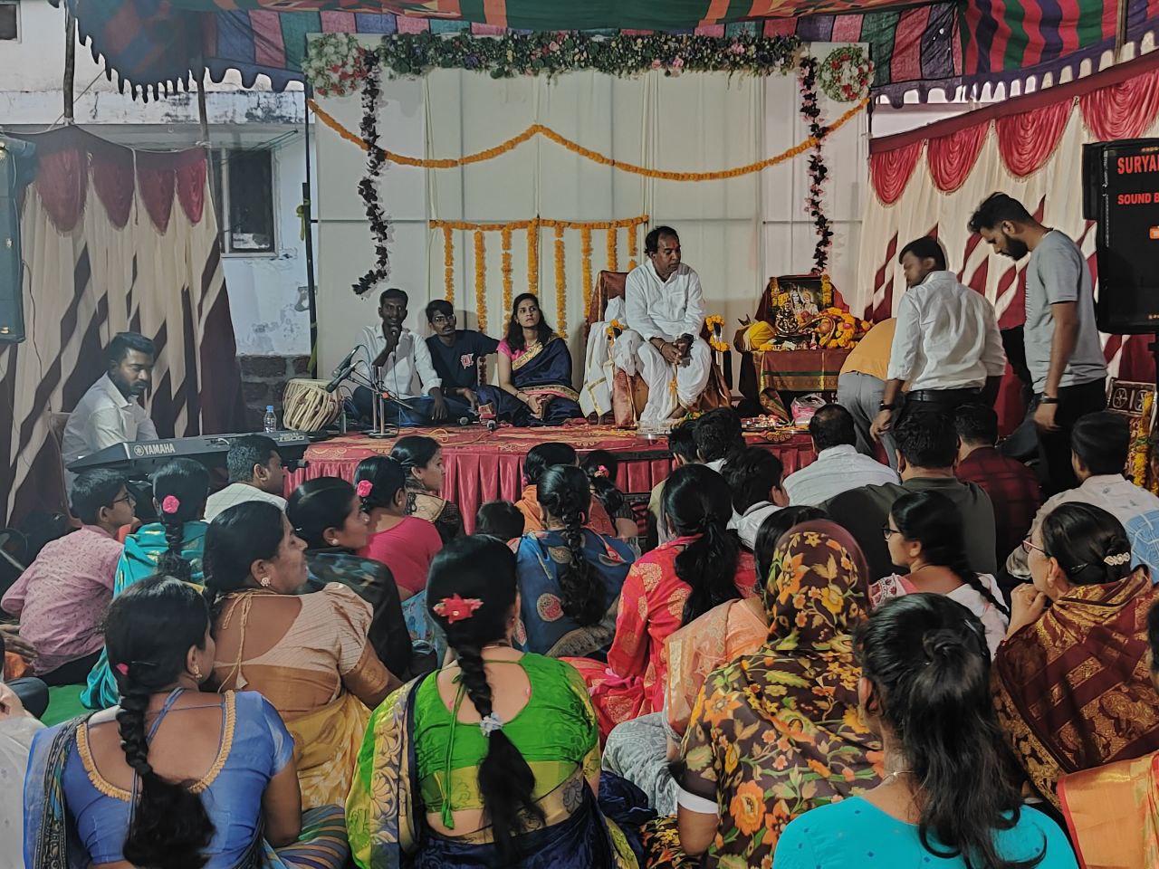Community satsang with live music - Shreedham108